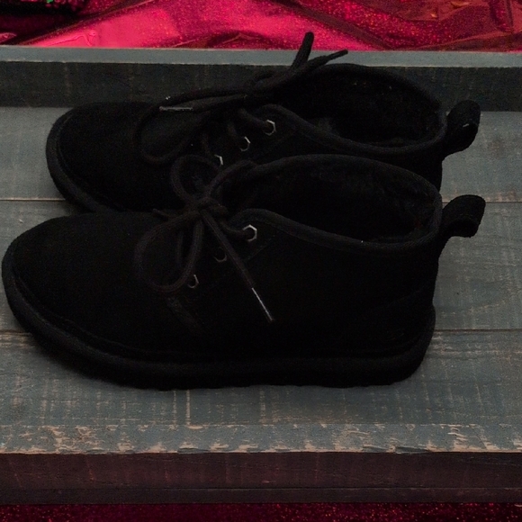 Ugg Australia Classic Black Lace-Up Ankle Boots - Picture 3 of 7